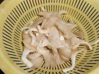 美美厨房之蘑菇炒肉做法图解1)