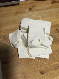 热腾腾的肉末豆腐做法图解2)