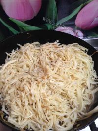 豆芽肉丝炒饼做法图解9)