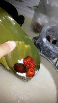 美味的蜜枣粽子做法图解8)