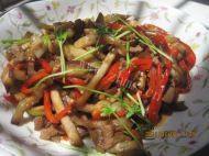 家常菜红辣椒炒茄子
