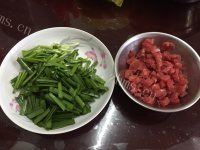 家常牛肉炒韭菜做法图解1)