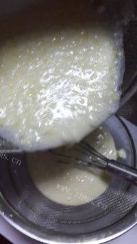 自制芒果班戟做法图解6)