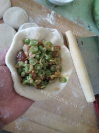 美味猪肉芸豆大包子做法图解6)