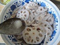 家常菜凉拌莲菜做法图解6)
