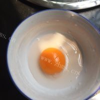 回味无穷的丝瓜蛋汤的做法图解三