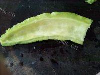 简单的鸡蛋炒苦瓜做法图解1)