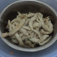 好吃的云耳胡萝卜肉丝做法图解3)
