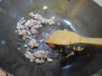 美味的肉末蒸豇豆做法图解6)