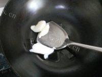 蒜苔肉丝焖面做法图解3)
