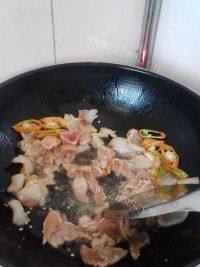 家庭版香菇炒肉片做法图解5)