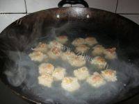 美味的菠菜肉丸汤做法图解9)