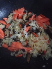 美味的牛肉香菇年糕做法图解5)