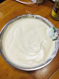 自制葡萄干戚风蛋糕做法图解20)