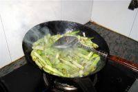 「DIY美食」排骨炖豆角做法图解6)