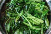 易做的凉拌菠菜做法图解4)