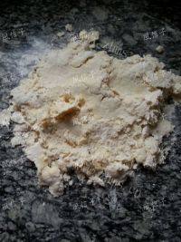 好吃不腻的肉桂苹果派做法图解4)
