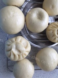 美味营养的豆沙包做法图解5)