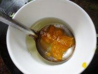 美味的节瓜咸蛋汤做法图解7)