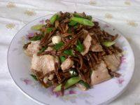 口感极佳的干豆角炒肉
