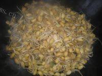 家常菜芹菜炒豆芽做法图解4)