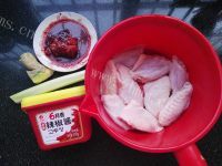 唇齿留香的黑椒腐乳烤鸡翅做法图解1)