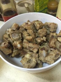 喷香的糖醋排骨做法图解2)