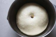 红豆沙面包做法图解6)