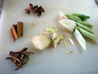 自制口感丰富的肉皮冻做法图解3)