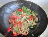 炒菜腊肉炒面筋做法图解8)