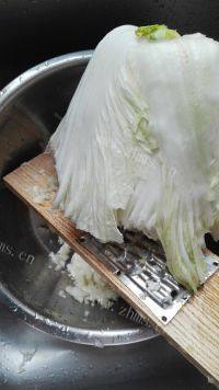 自己做的白菜猪肉水饺做法图解3)