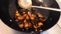 诱人的酱烧茄子做法图解7)