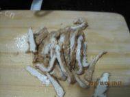 肉丝炒芹菜自制做法图解2)