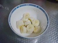 美味早餐香蕉豆浆做法图解2)