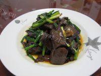 美美厨房之韭菜炒猪血