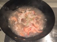 美味的海鲜面做法图解3)