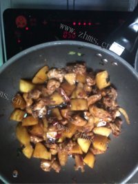 家常菜土豆炖鸡肉做法图解6)