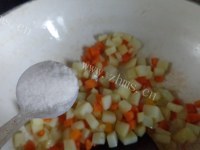 家常菜孜然土豆丁做法图解7)