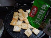 家常菜孜然豆腐做法图解3)