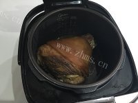 炖肘子做法图解10)
