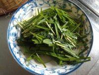 家常菜韭菜炒鸡蛋做法图解1)