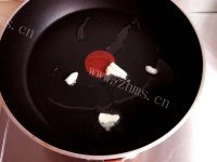 家常菜丝瓜炒毛豆做法图解2)