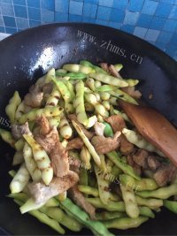 家常菜土豆豆角炖肉做法图解11)