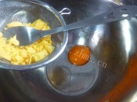 美味的柏林花环饼干做法图解4)