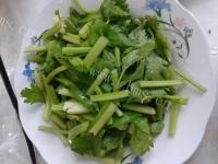 家常菜芹菜肉丝做法图解1)