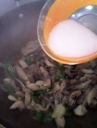 家常菜素炒蘑菇