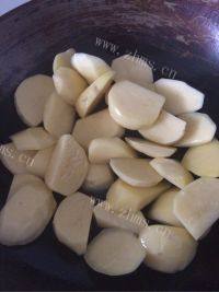 家常菜土豆烧鸡腿做法图解8)