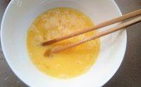 美味的肉饼蒸蛋做法图解2)