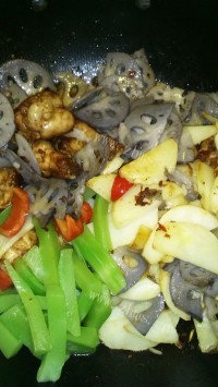美味四川风味干锅鸡翅根做法图解9)