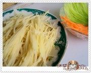 家常菜四色土豆丝做法图解2)